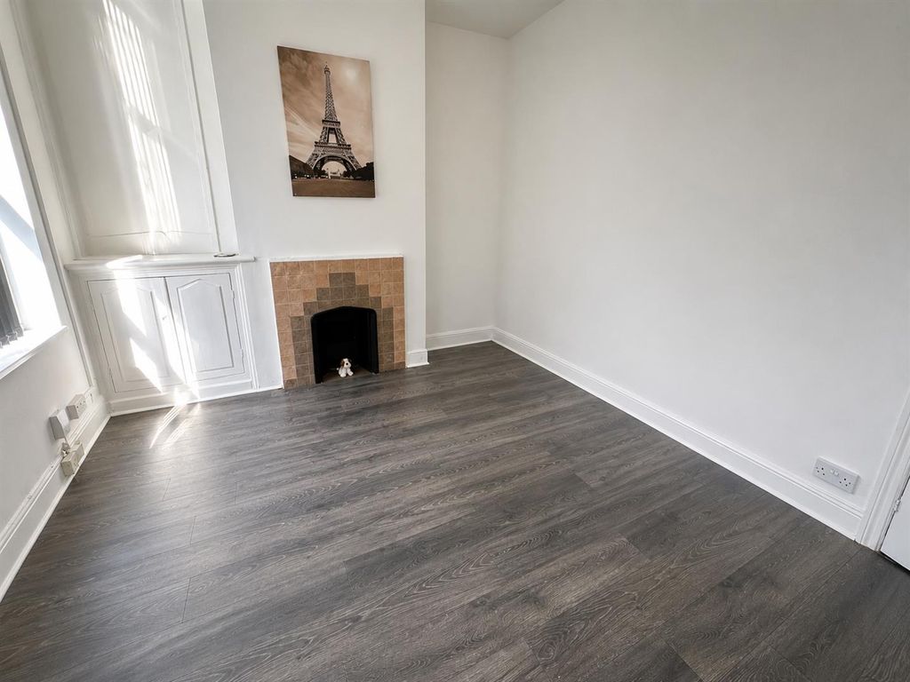 Property photo 2 of 7 2