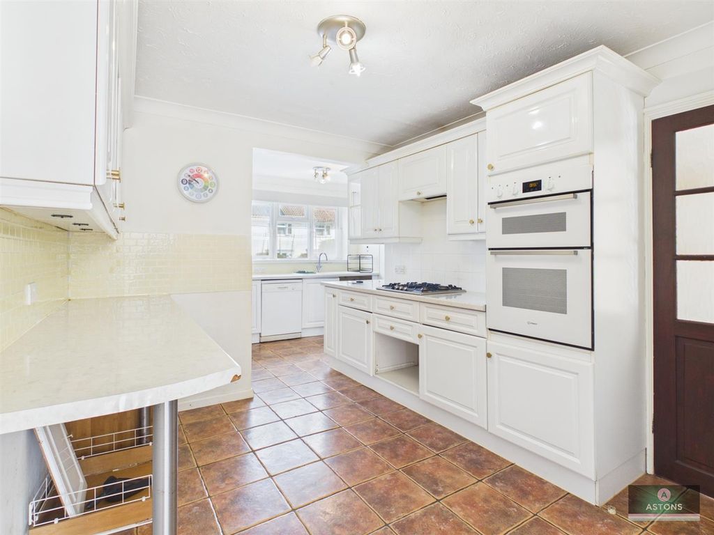 Property photo 2 of 13 Kitchen