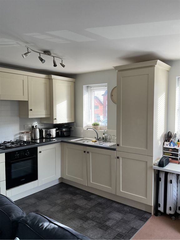 Property photo 2 of 5 Kitchen