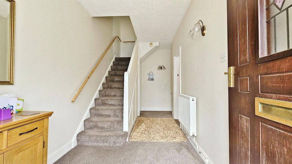 Property photo 3 of 34 Entrance Hallway