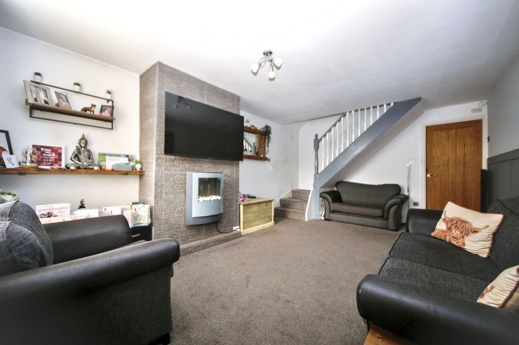 Property photo 2 of 21