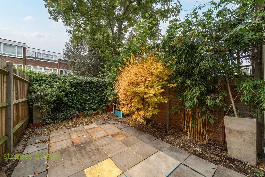 Property photo 3 of 16 3355B8Ff-F46E-405...