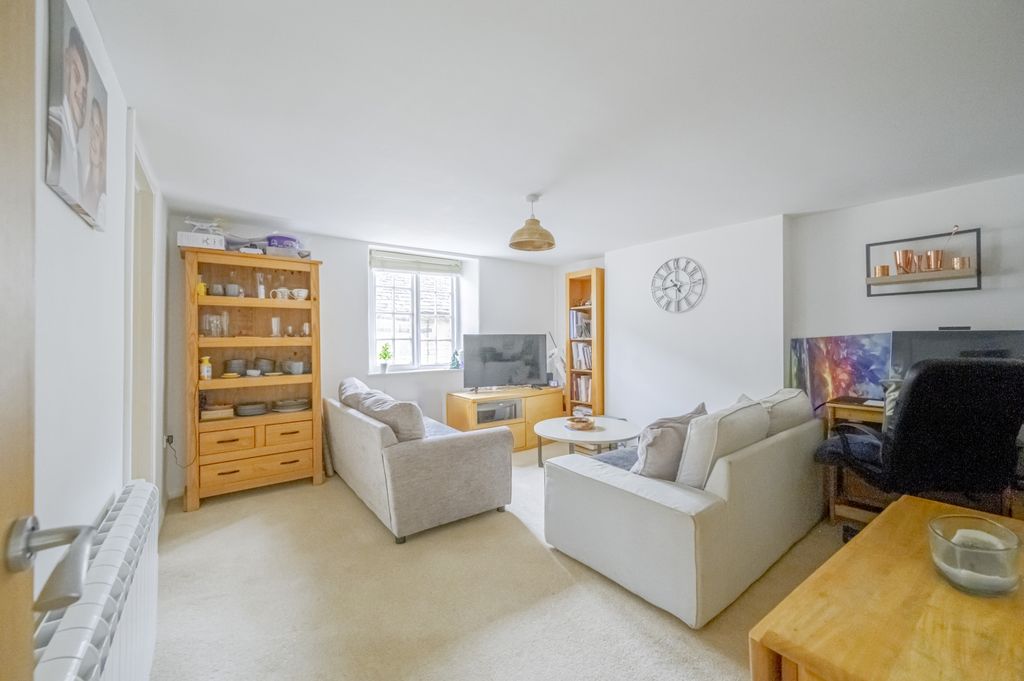 Property photo 3 of 9 Dsc_0845-Edit