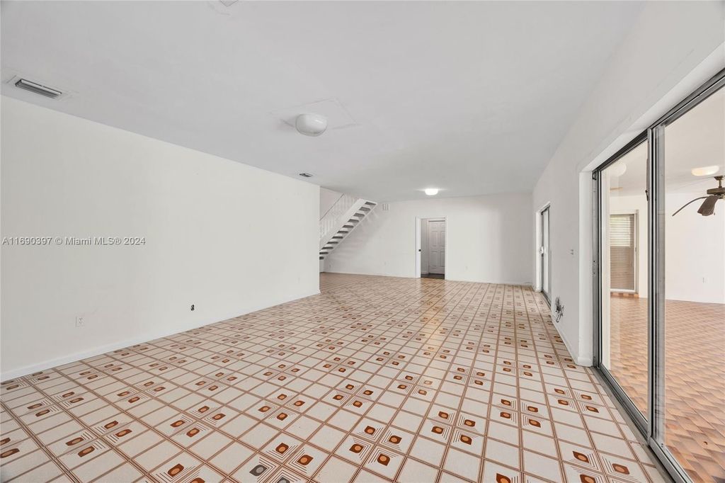 Property photo 2 of 7 <Alttext/>