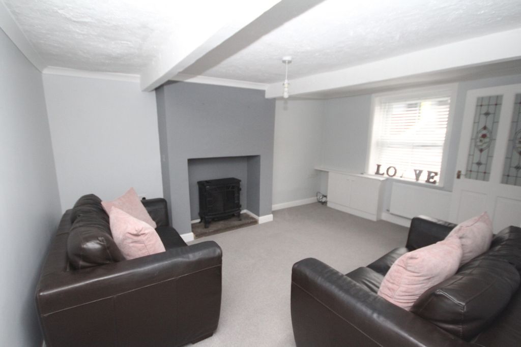 Property photo 2 of 12 Lounge