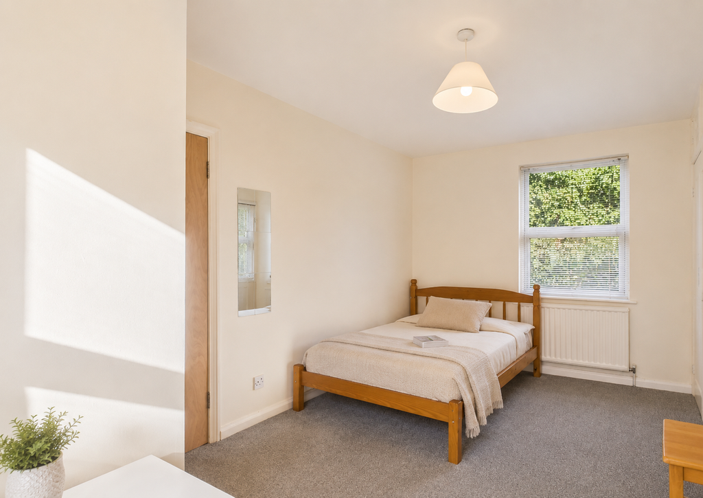 Property photo 2 of 11 Bed 2