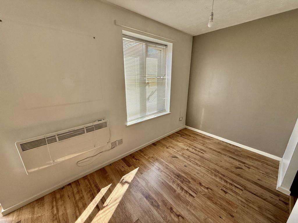 Property photo 3 of 7 Img_4732