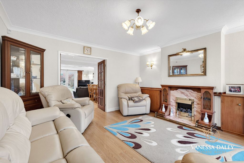 Property photo 3 of 47