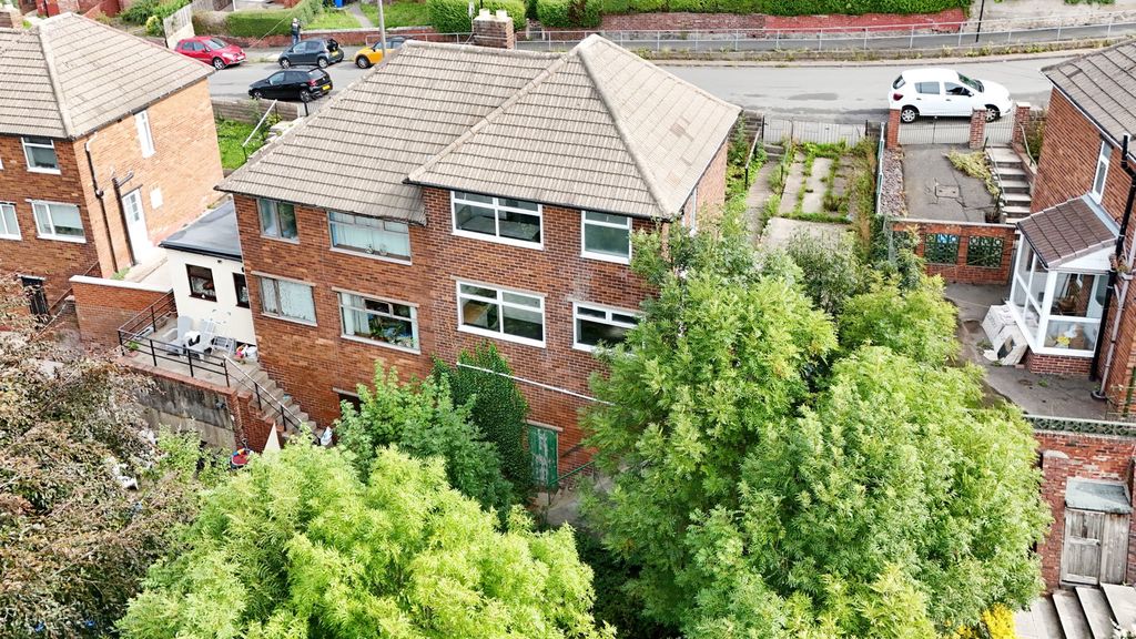 Property photo 2 of 20
