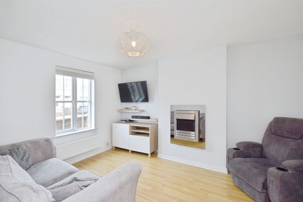 Property photo 2 of 47