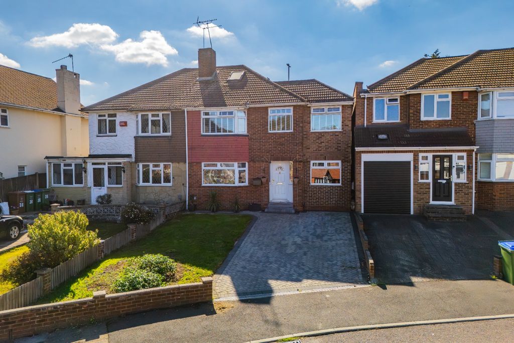 Property photo 1 of 17 5447231
