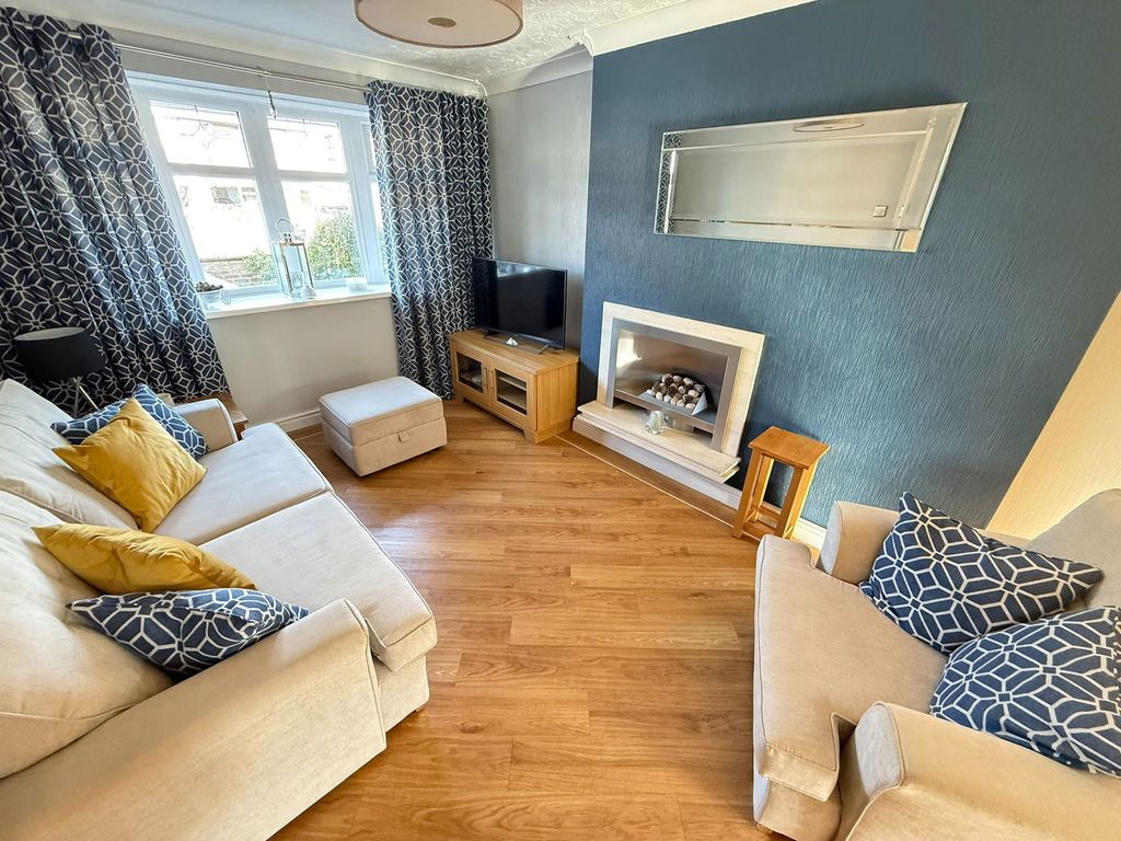 Property photo 2 of 24