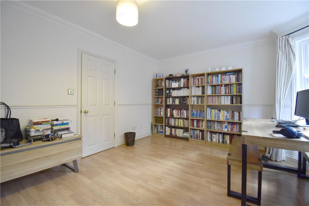 Property photo 3 of 10 Picture No. 18