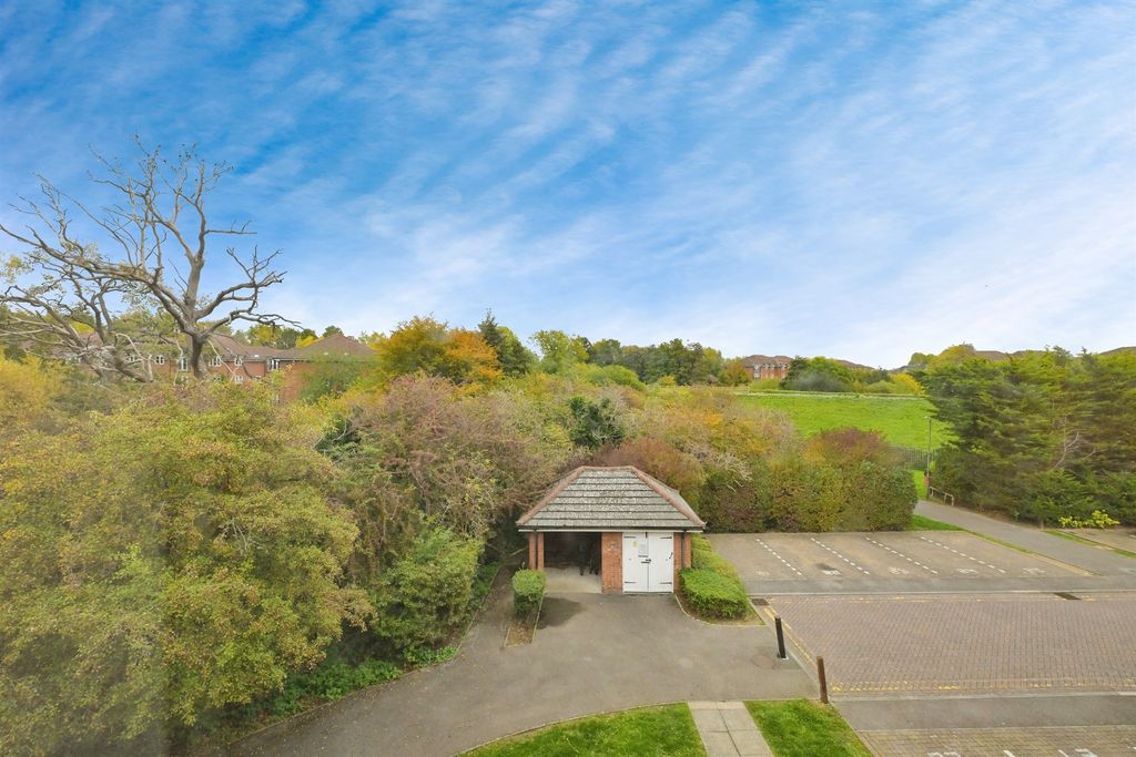 Property photo 3 of 14