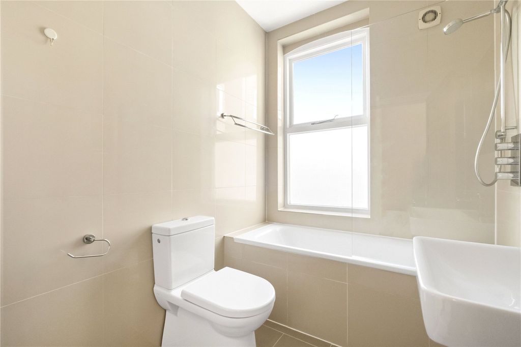 Property photo 2 of 7 Bathroom