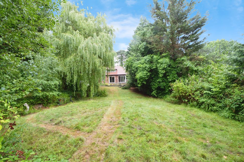Property photo 2 of 20