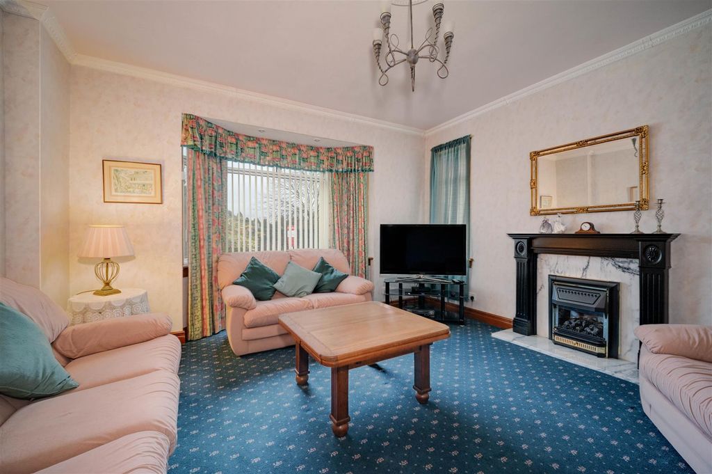 Property photo 2 of 24 12 Old Craigie Road Dundee-6.Jpg