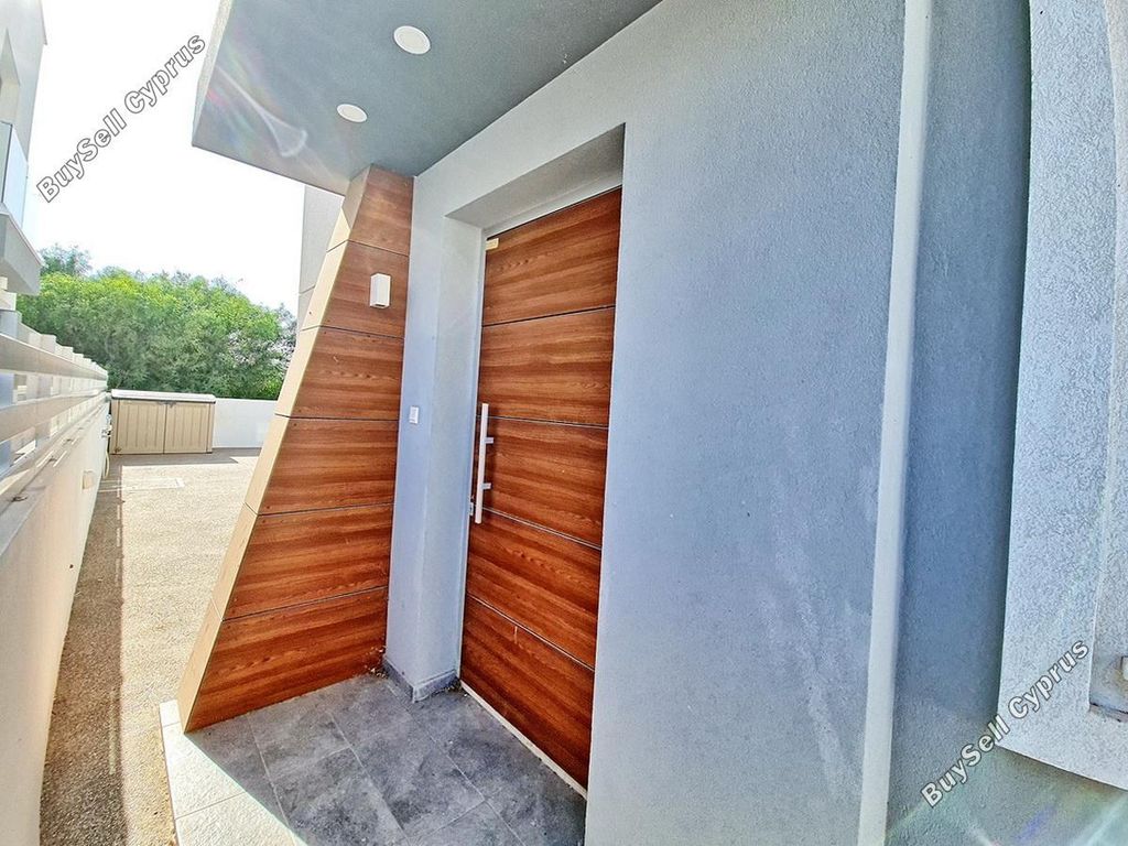 Property photo 3 of 28