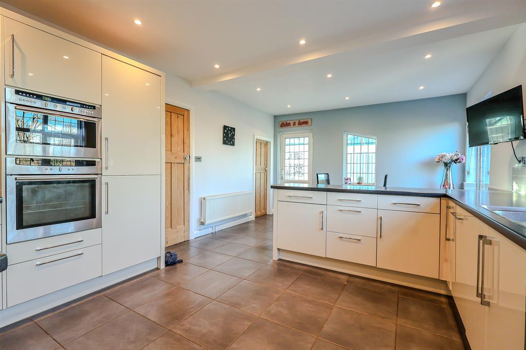 Property photo 2 of 36 Img_3659.Jpg