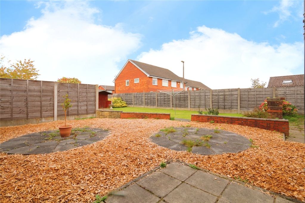 Property photo 3 of 16 Garden