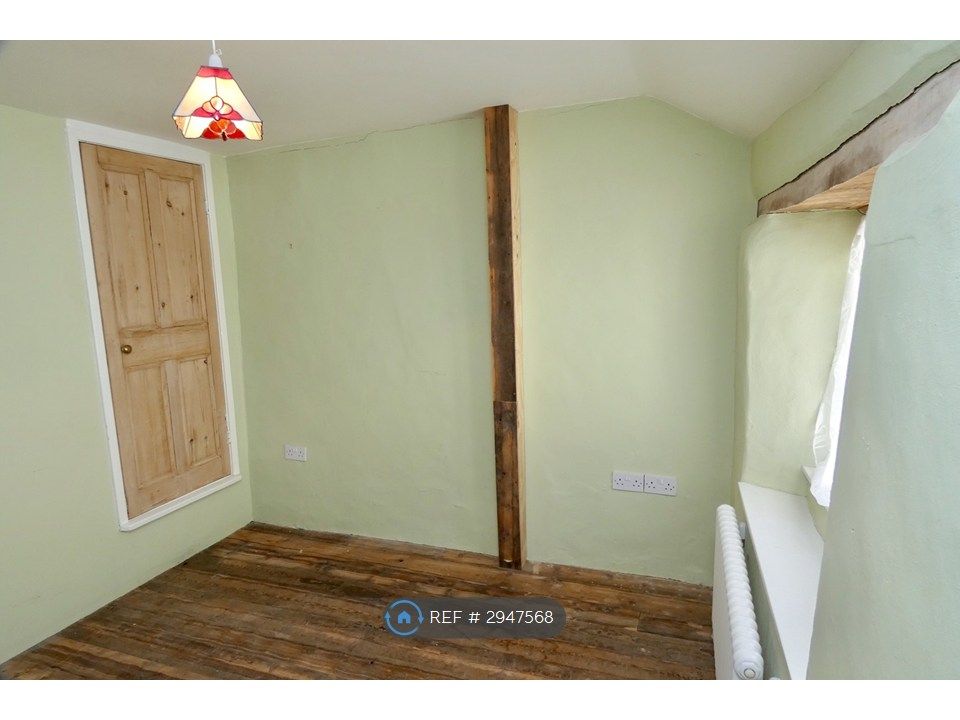 Property photo 2 of 34
