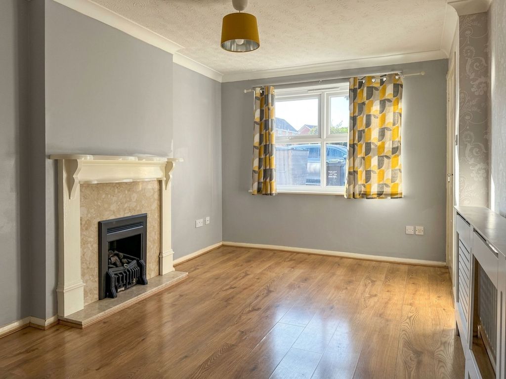 Property photo 2 of 12