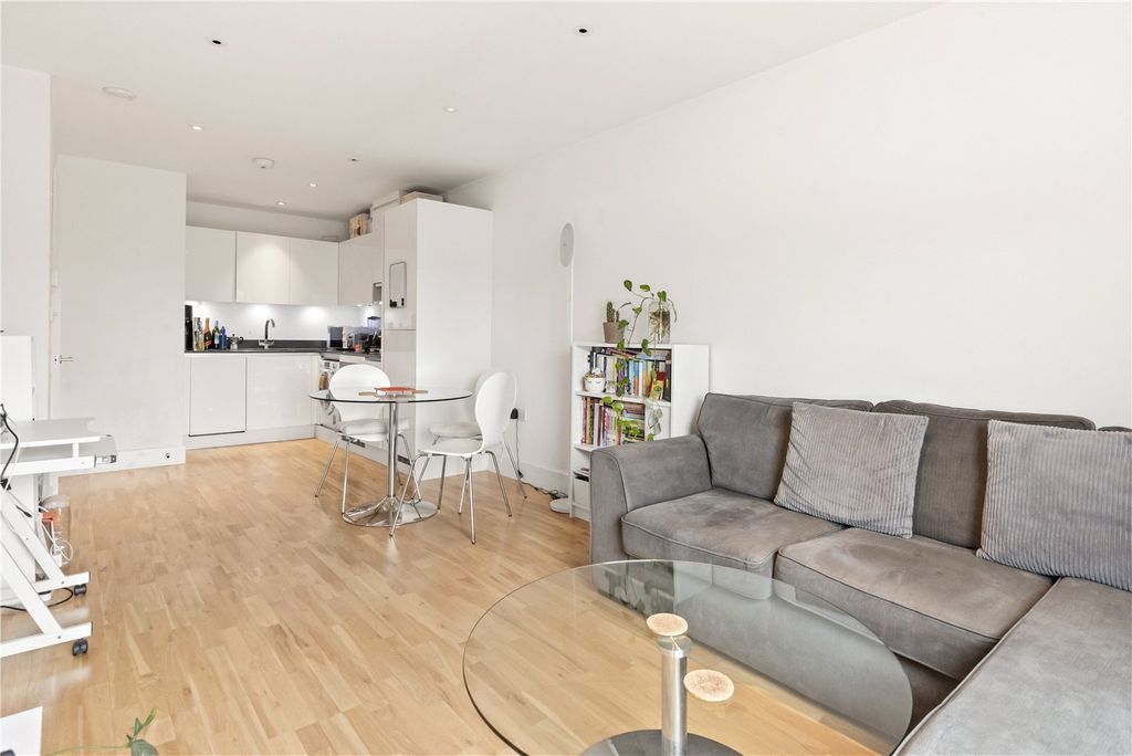 Property photo 2 of 10 Reception Room