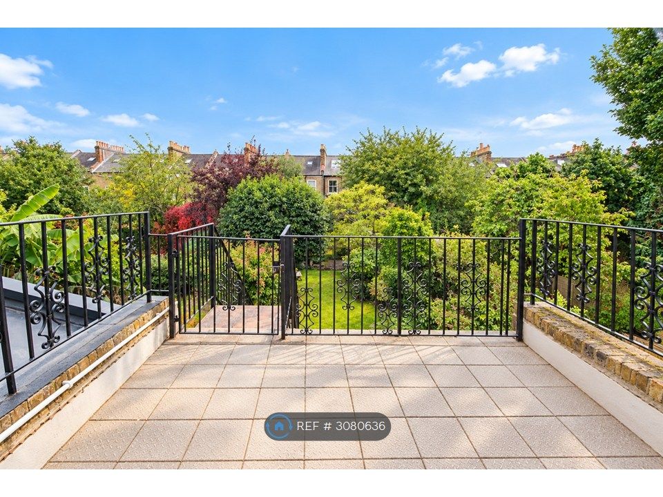 Property photo 3 of 18
