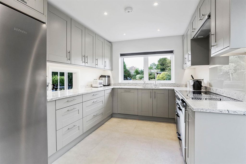 Property photo 3 of 36 1525104448 - 32.Jpg