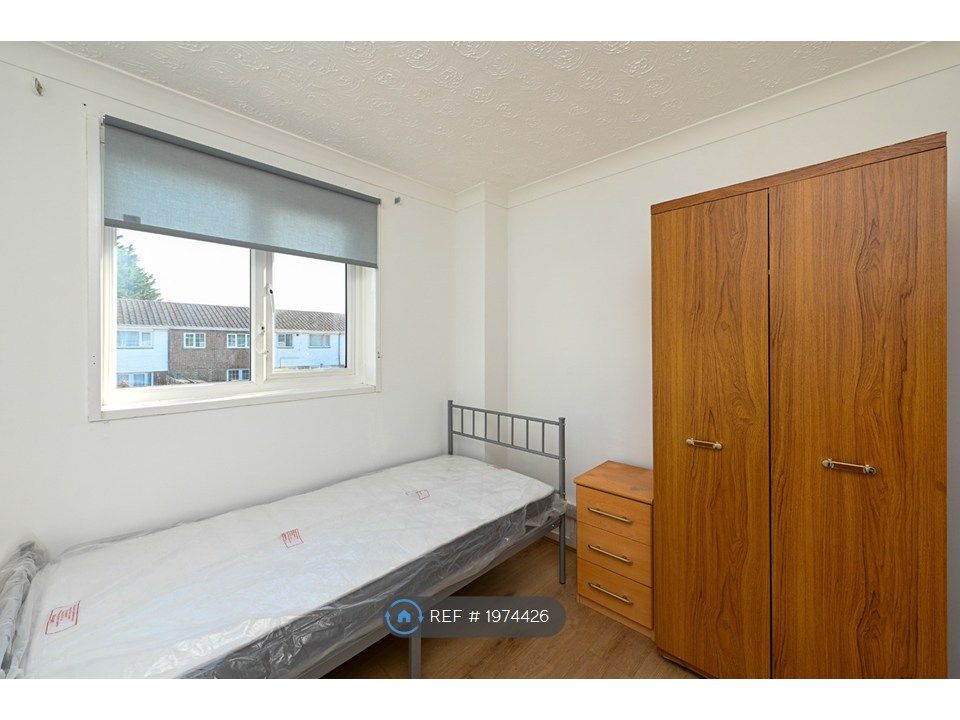 Property photo 2 of 33