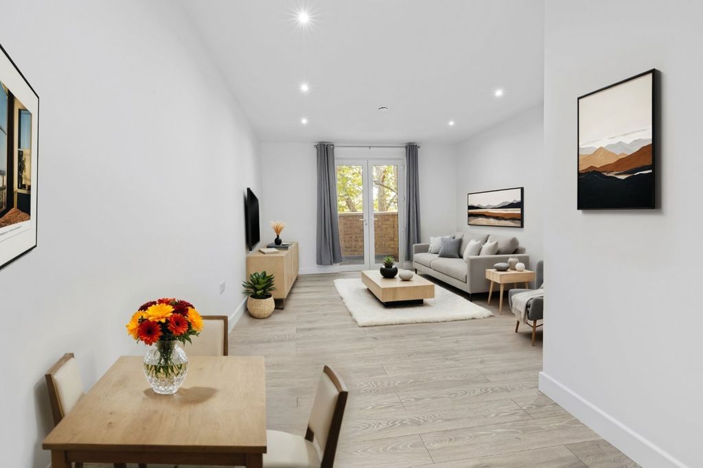 Property photo 1 of 10 Picture No. 11