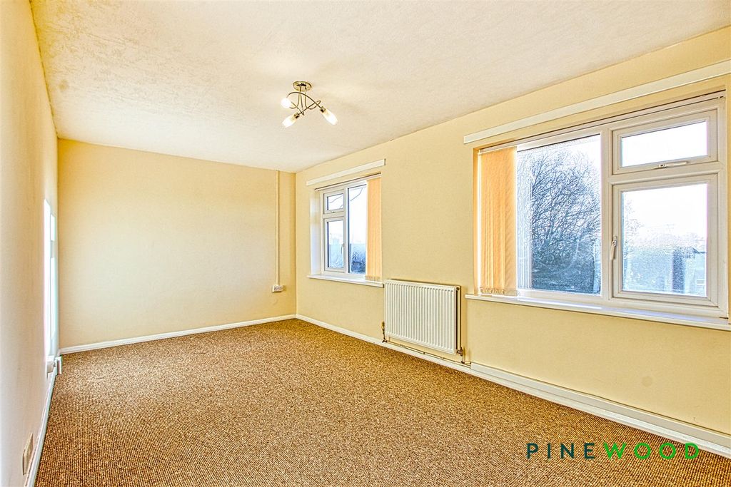 Property photo 3 of 12 Lounge Diner