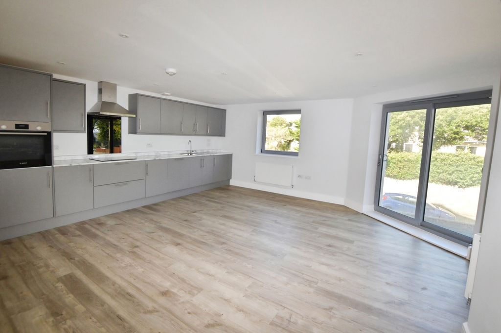 Property photo 2 of 13 Pbox-Img.Jpg