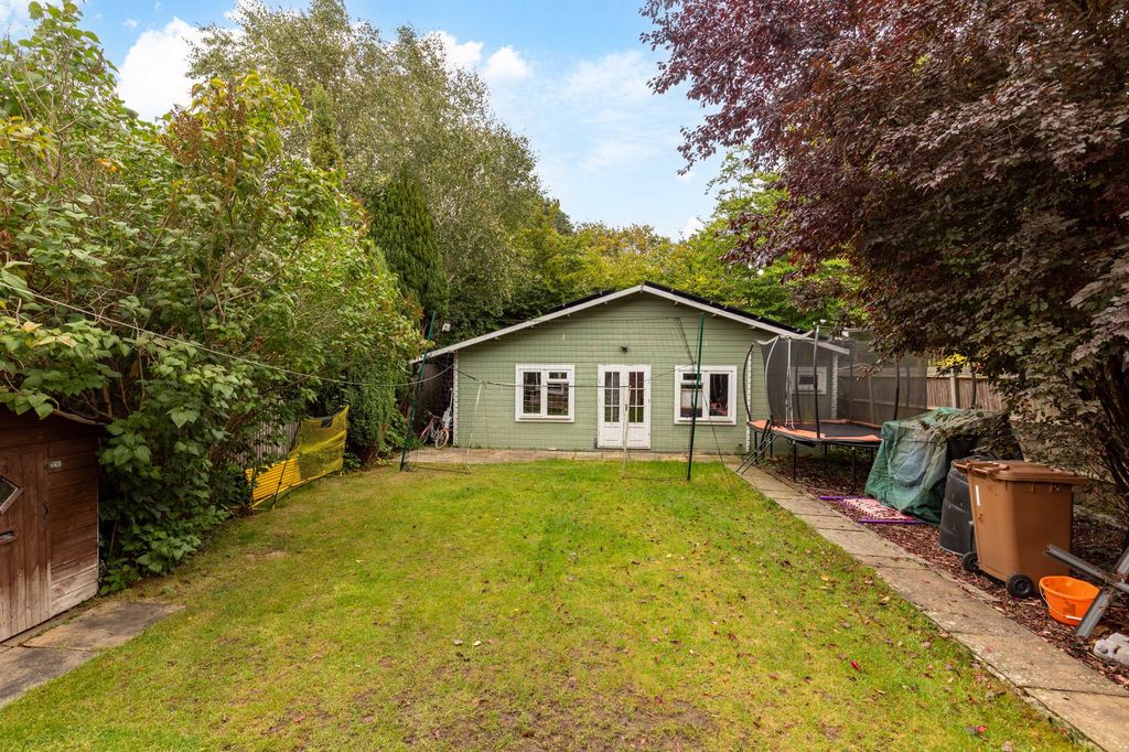 Property photo 2 of 25