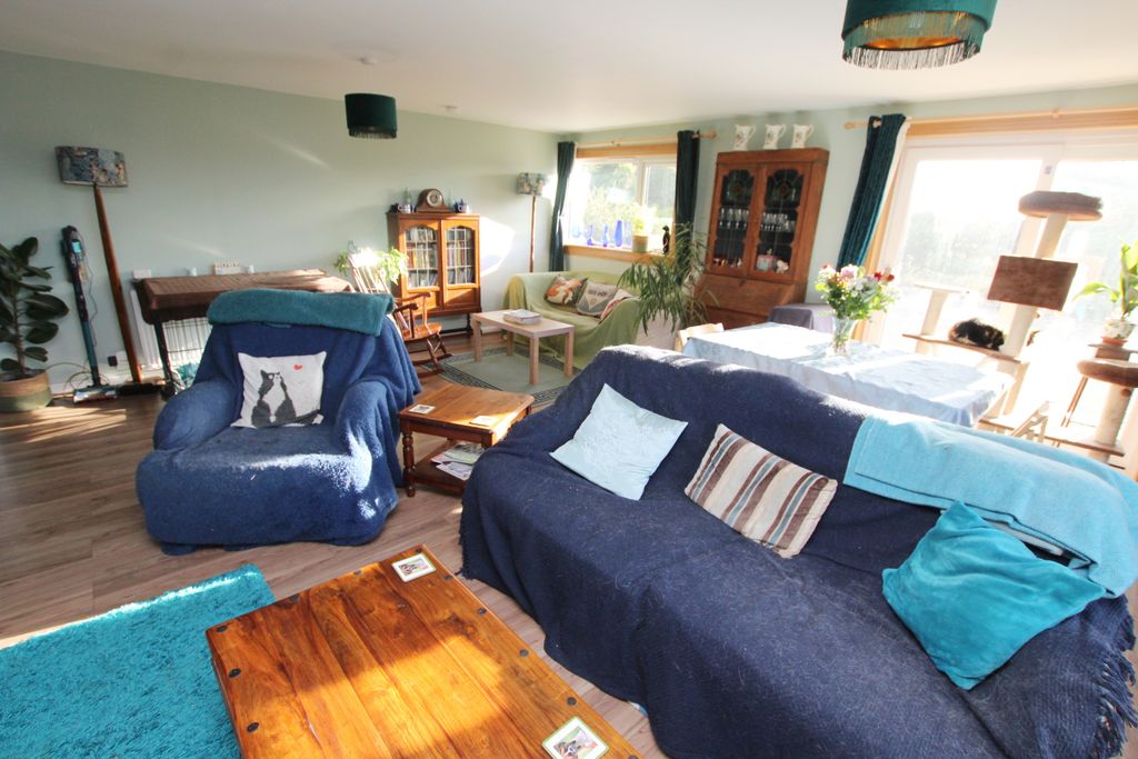 Property photo 3 of 27