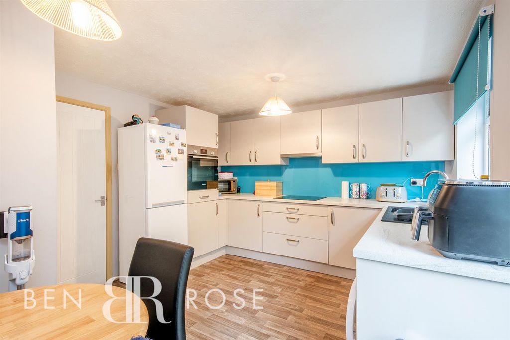 Property photo 3 of 22 Kitchen/Diner