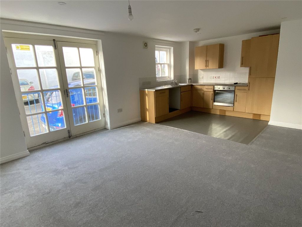 Property photo 2 of 9 Picture No. 15