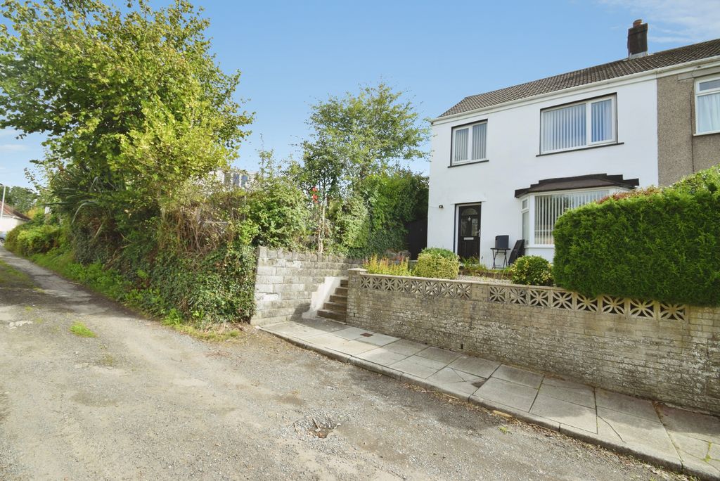 Property photo 2 of 48