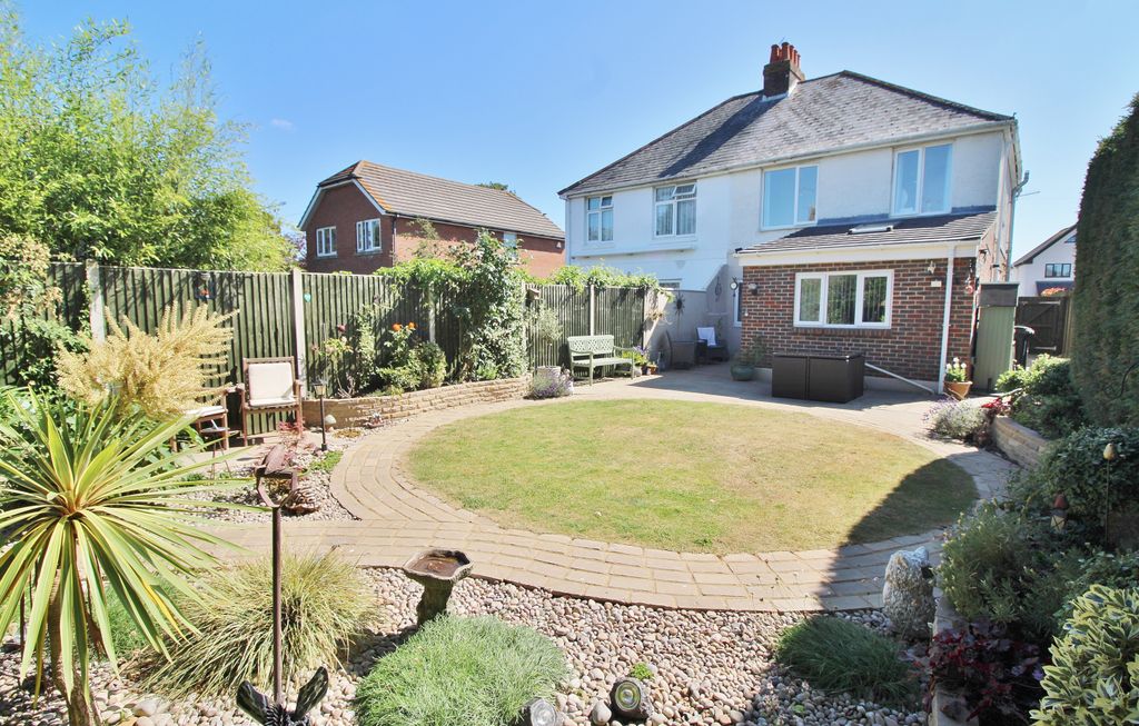 Property photo 2 of 23
