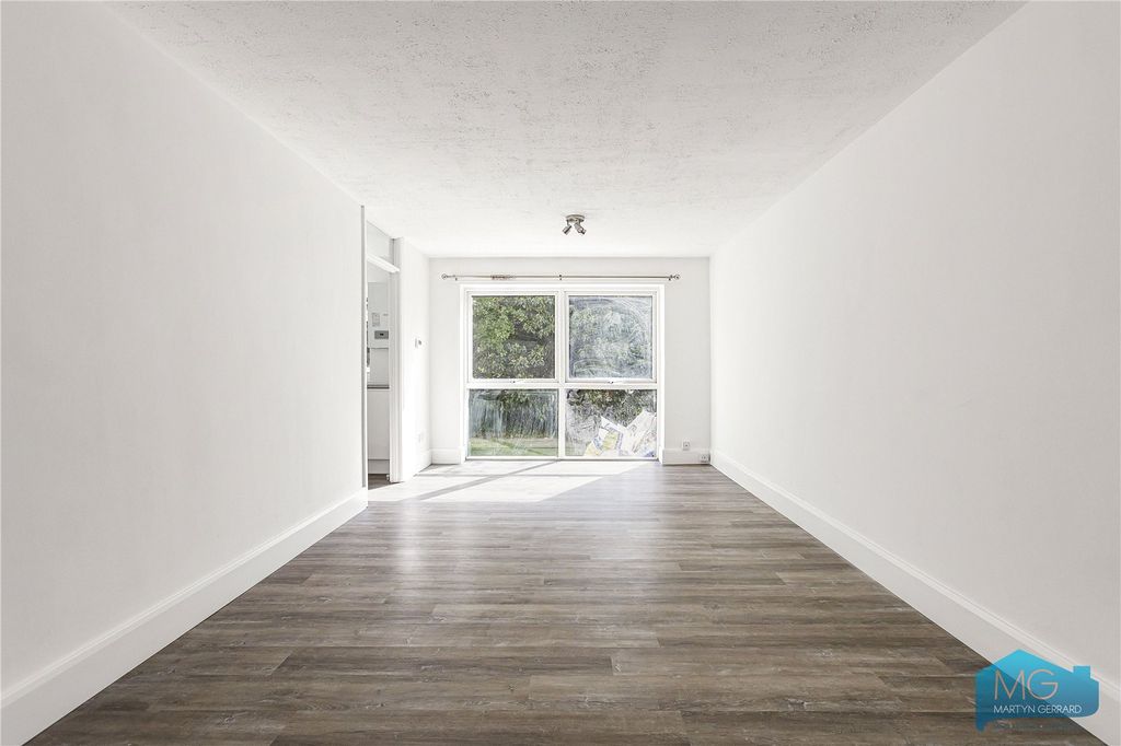Property photo 1 of 17 Picture No. 21