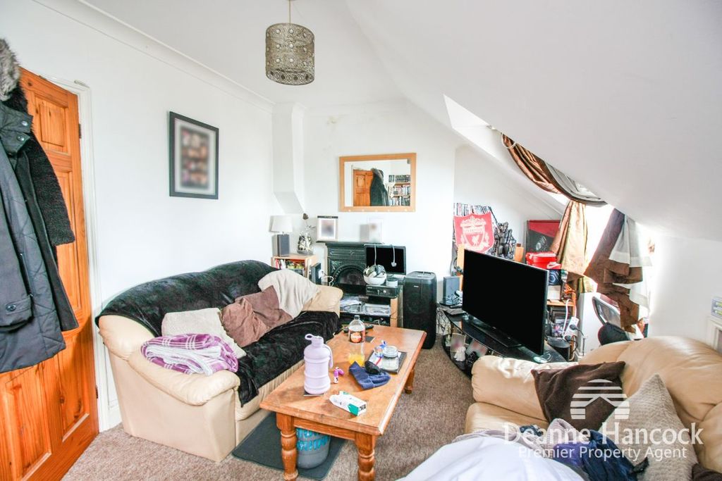Property photo 3 of 6