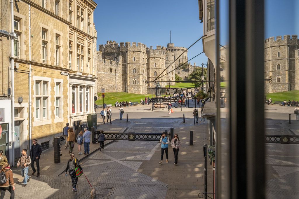 Property photo 1 of 5