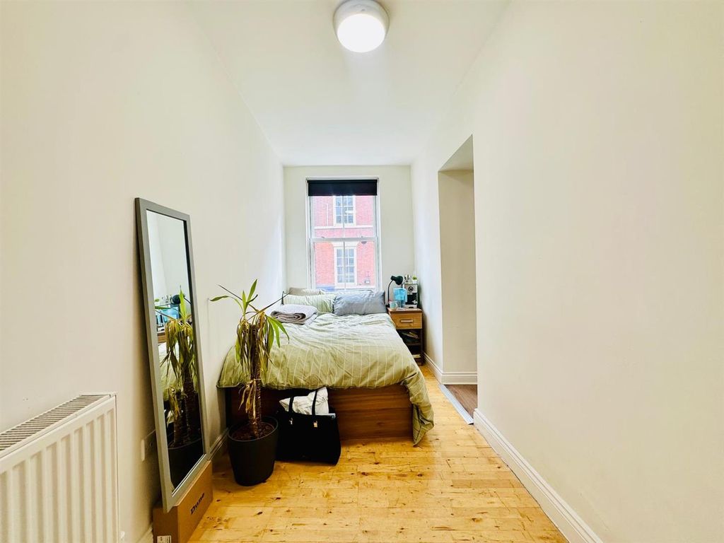 Property photo 1 of 10 Bedroom