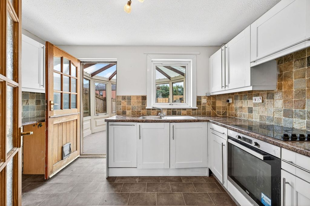 Property photo 3 of 52 Kitchen