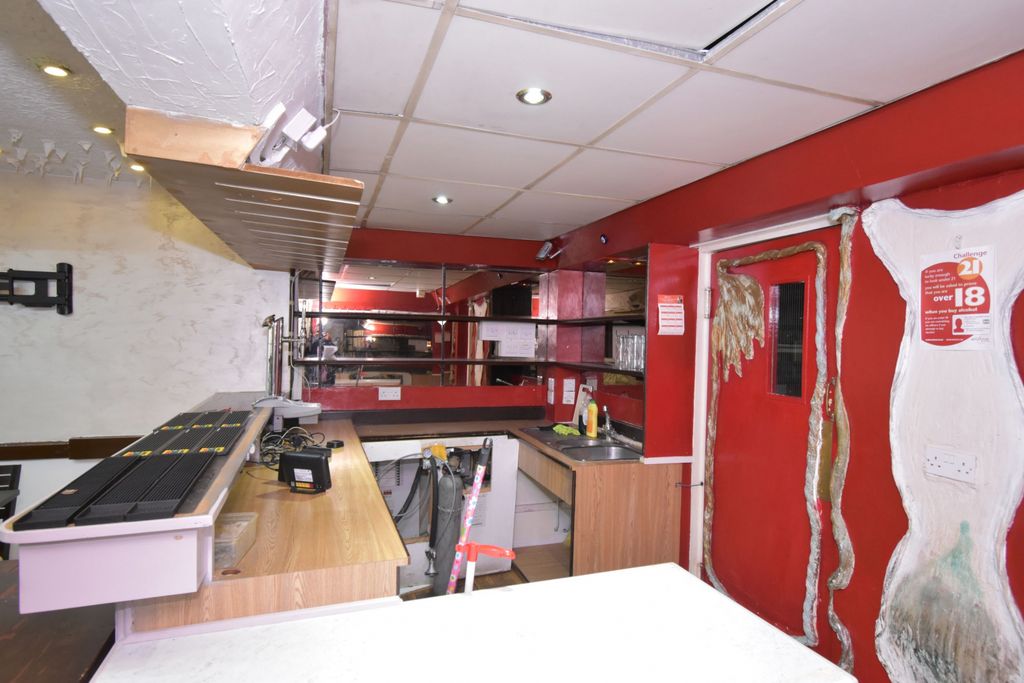 Property photo 3 of 6 Gallery