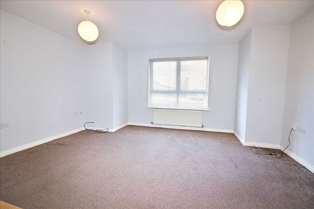 Property photo 3 of 7 Lounge