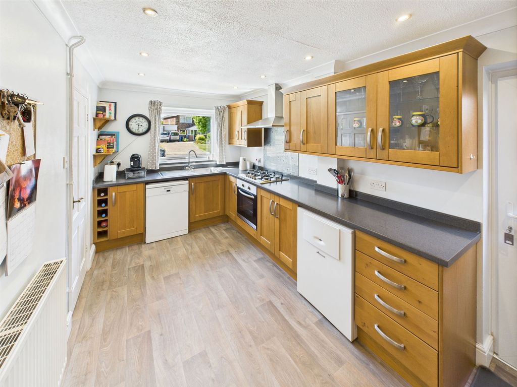 Property photo 3 of 25