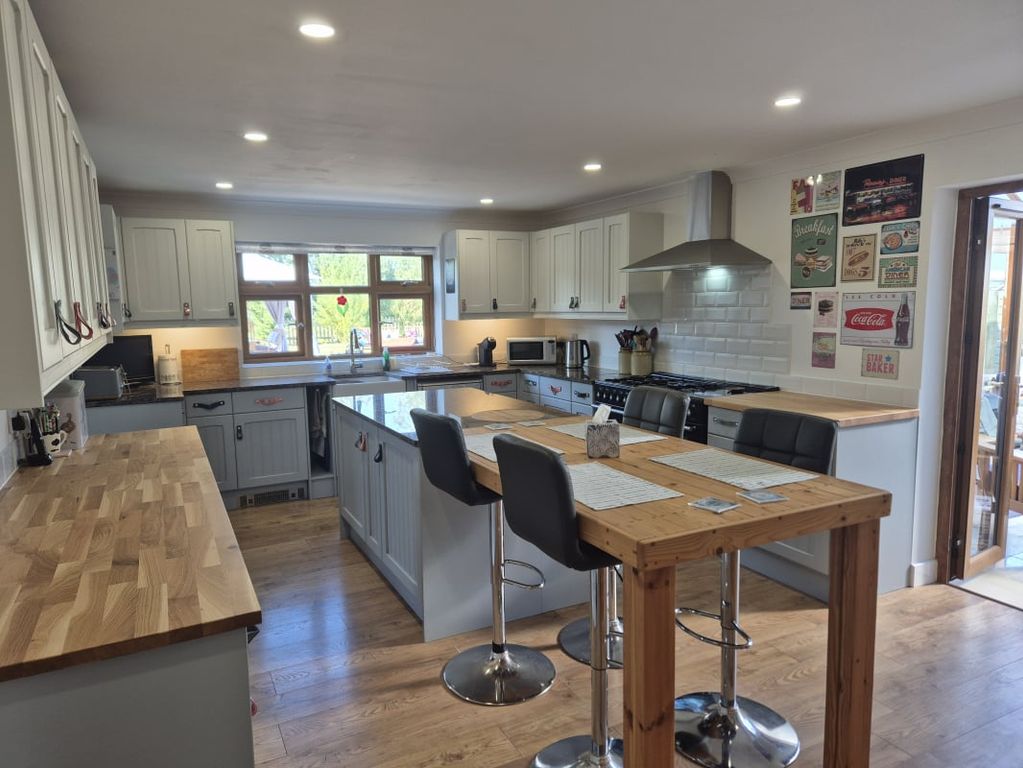 Property photo 3 of 49