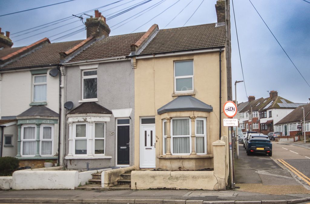 Property photo 1 of 10 3 Bed End Terrace For Sale, Frindsbury Road, Strood, Rochester Me2