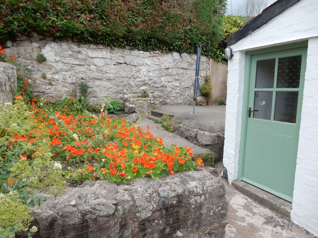 Property photo 3 of 12
